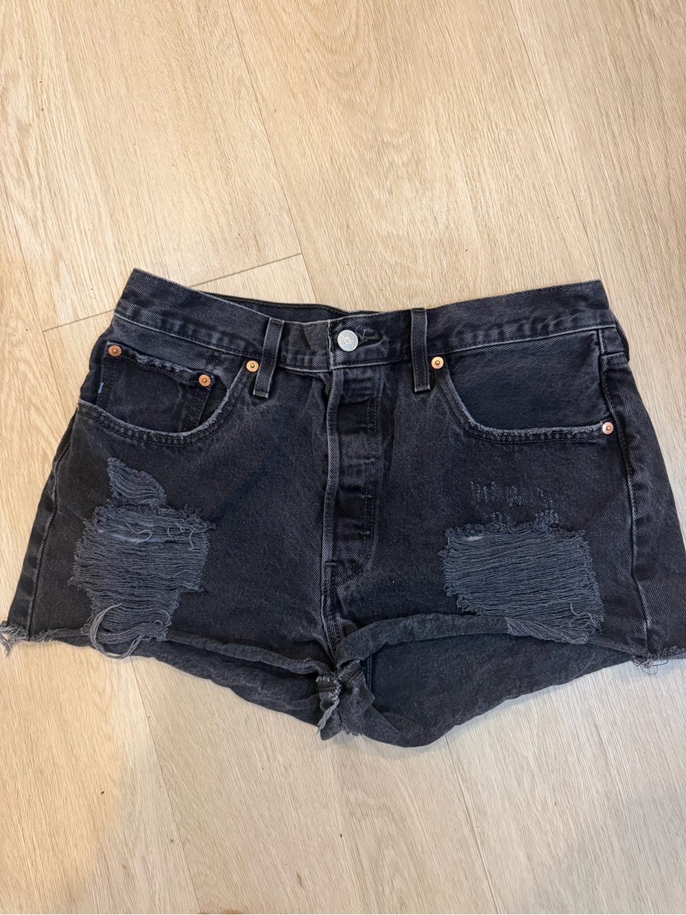 Levi’s 501 Black Distressed Cutoff Denim Shorts Size W32